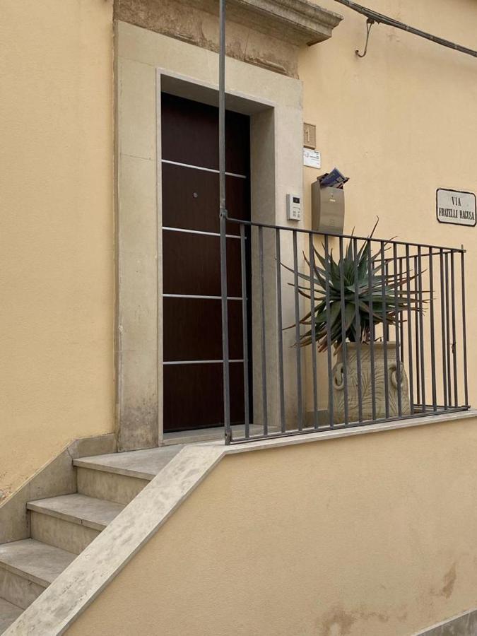 La Finestra Su Noto Hotel Kültér fotó