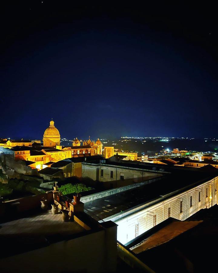 La Finestra Su Noto Hotel Kültér fotó